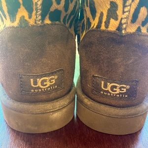 UGG booties, leopard print with fleece lined inside . Women’s size 7.